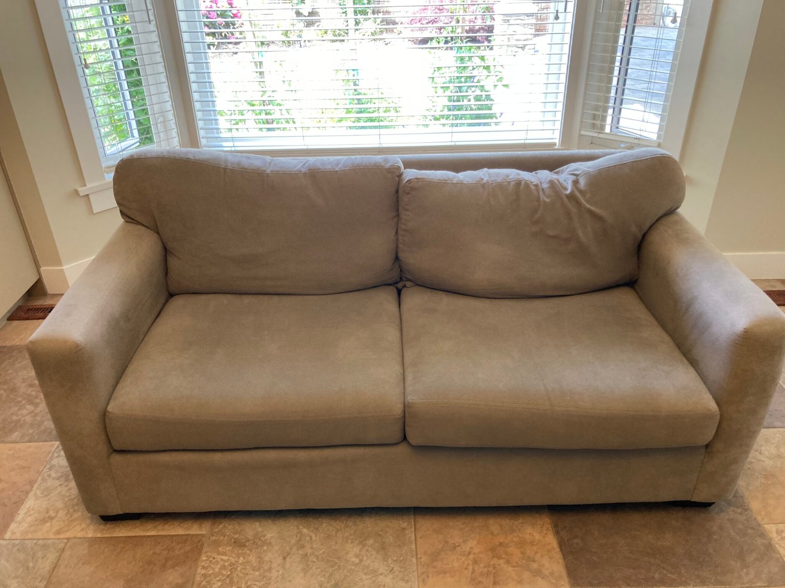 20 - Sofa